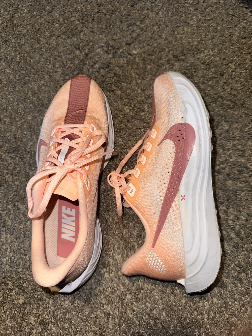 Nike Women’s Peach Running Sneakers Pegasus turbo
